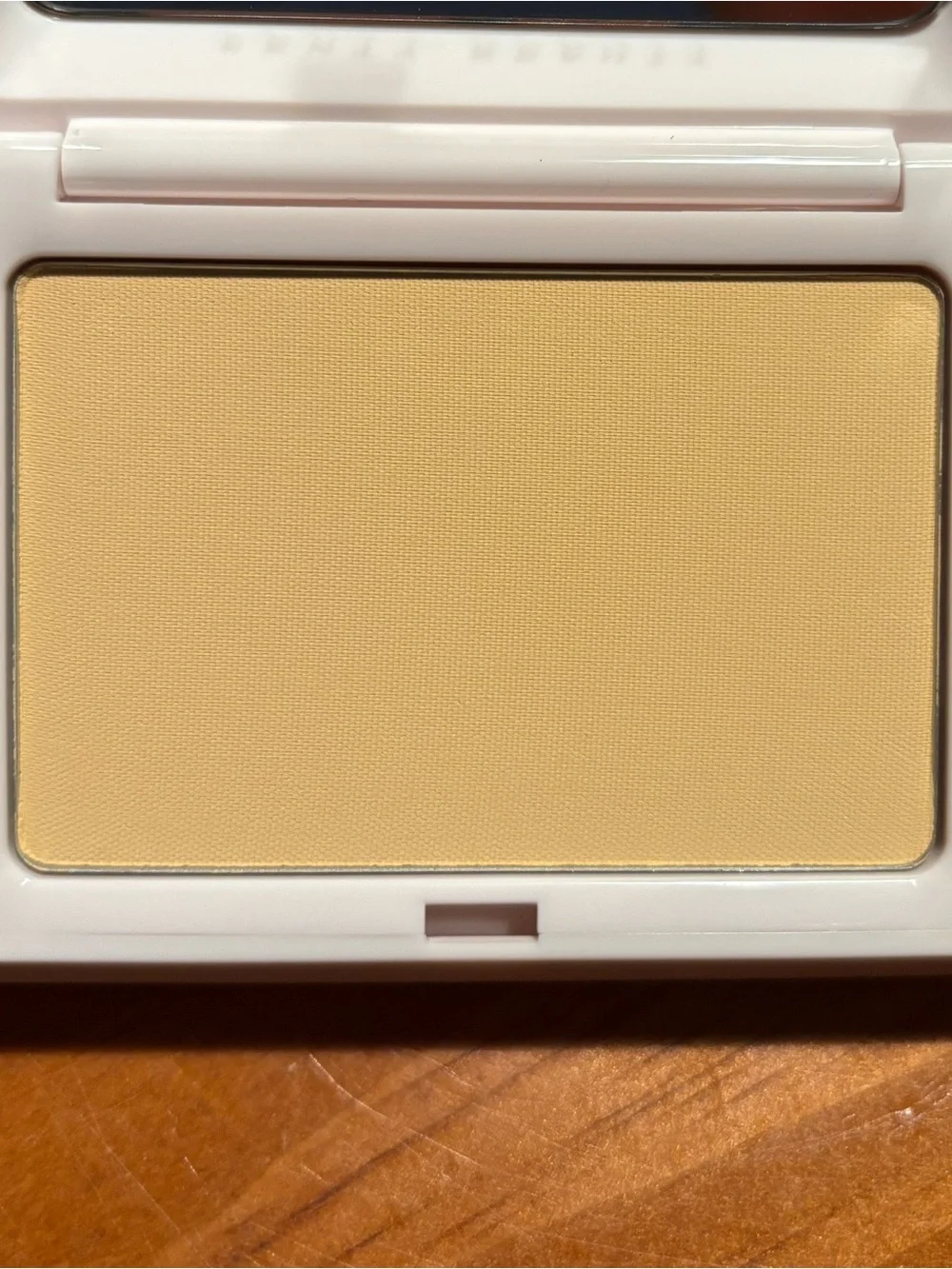 Fenty Beauty Bright Fix Instant Brightening + Blurring Powder - Banana